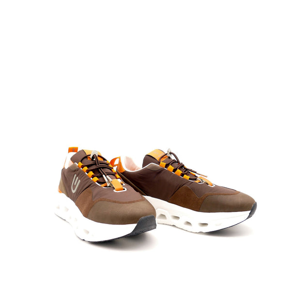 Sneaker, braun